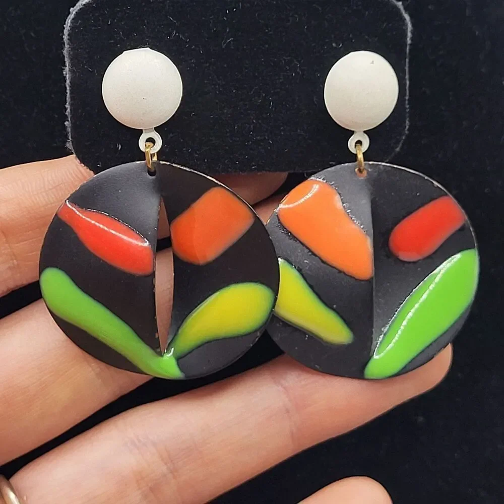 Vintage 70s Enamel Round Dangle Earrings 2in